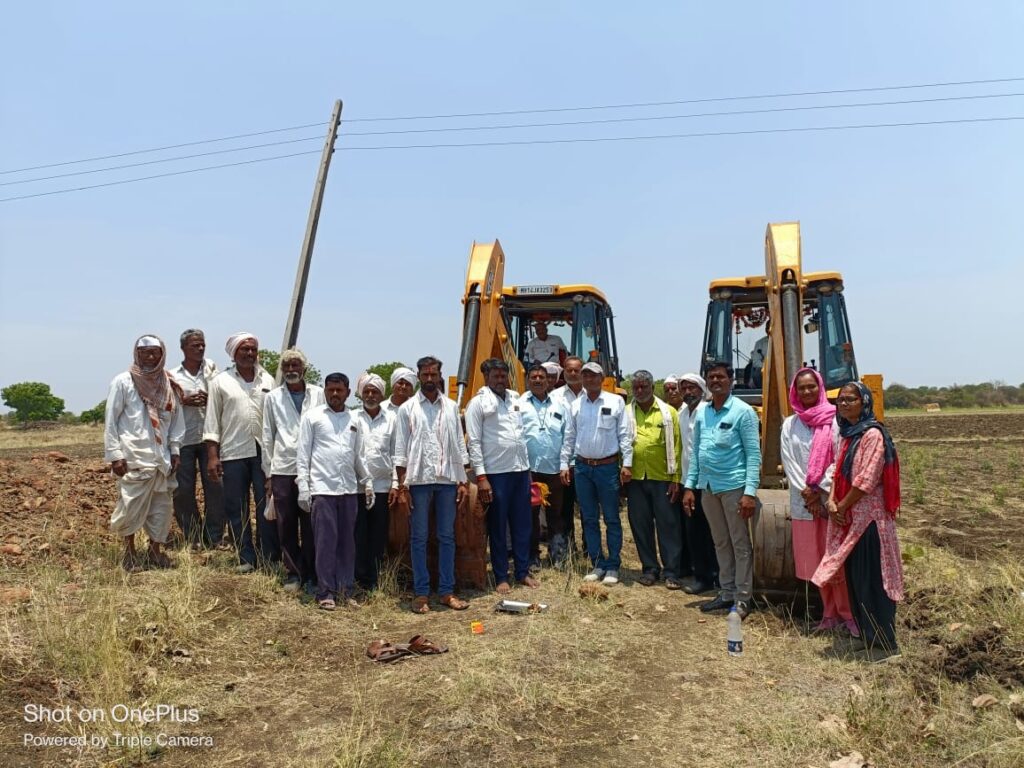 मौजे डिग्रस येथे दोन रस्ते अतिक्रमणमुक्त करण्याचा शुभारंभ