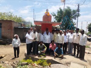 कामगार दिन व महाराष्ट्र दिनानिमित्त साहित्य रत्न, लोकशाहीर अण्णाभाऊ साठे यांना अभिवादन