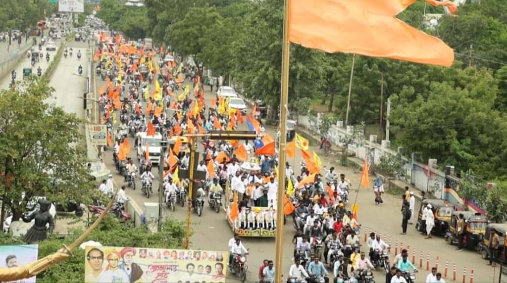 अण्णाभाऊ साठे यांच्या जयंतीनिमित्त लातूर शहरात भव्य मोटरसायकल रॅली