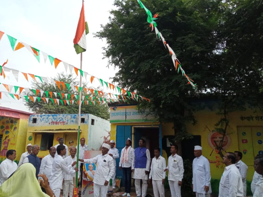 देवणी तालुक्यातीत विविध ठिकाणी स्वतंत्रता दिवस उत्साहात साजरा देवणी तालुक्यातीत विविध ठिकाणी स्वतंत्रता दिवस उत्साहात साजरा