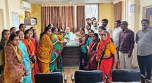 पुल आणि रस्ता तात्काळ बनवावा, सिद्धेश्वर नगर मधील नागरिकांची मागणी