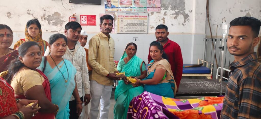 मुख्यमंत्री एकनाथ शिंदे यांच्या वाढदिवसानिमित्त बीड जिल्हा रुग्णालयात रुग्ण वाहिकेचे लोकार्पण व विविध कार्यक्रम संपन्न.