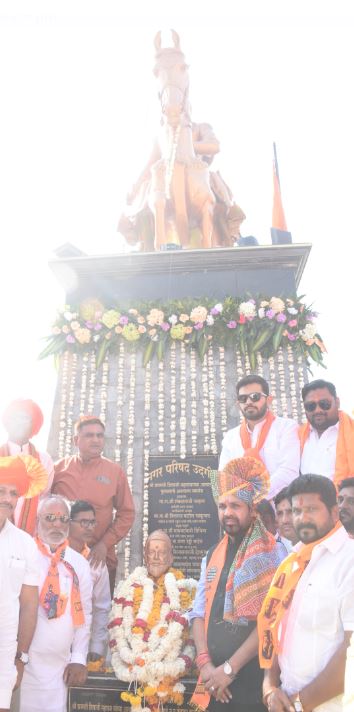 छत्रपती शिवरायांचा आदर्श डोळ्यासमोर ठेवुन आपण जीवनात वाटचाल करावी : ना. संजय बनसोडे