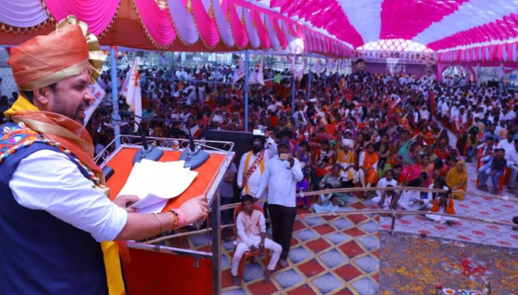 उदगीर येथे संत सेवालाल महाराज भवन उभारणीसाठी सहकार्य करणार - ना.बनसोडे
