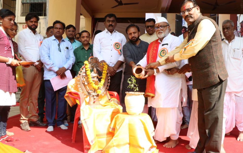 रंगकर्मी प्रतिष्ठानच्या माध्यमातून माणसातील सर्वोत्तम गुणांचा सन्मान - ह.भ.प. गहिनाथ महाराज औसेकर