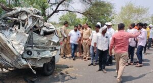 धनेगाव तांडाजवळ कार अपघातात चार ठार, मयत मध्यप्रेशातील