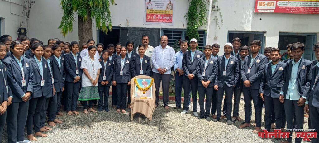 राजर्षी शाहू महाराजांच्या शैक्षणिक तत्वामुळेच बहुजन उपेक्षित समाजाचा विकास - सतिश उस्तुरे