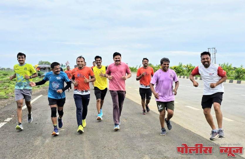 50 किलोमीटर रनिंग करून साजरा केला रनर सदस्याचा पन्नासावा वाढदिवस