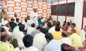 भाजप सोडलेल्या कोणत्याही नेत्याला किंवा कार्यकर्त्याला जनताच धडा शिकवेल - दिलीपराव देशमुख मालक