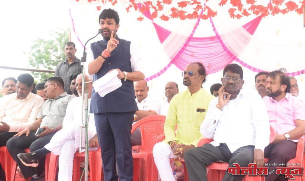 साहित्यरत्न अण्णाभाऊ साठे यांनी शोषितांच्या व्यथा साहित्यातुन मांडल्या ना. संजय बनसोडे