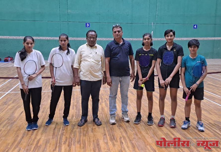 बॅडमिंटन स्पर्धेत समर्थ विद्यालयाचा संघ प्रथम