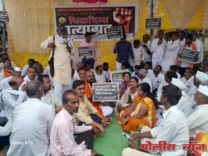 शेतकऱ्यांच्या पीक विम्यासाठी राजकीय पक्ष आणि चेअरमन सरसावले