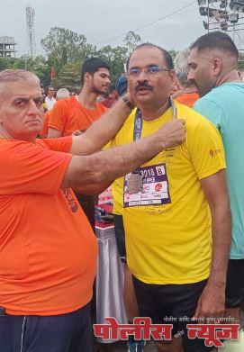 ज्ञानदीप अकॅडमीचे संचालक उद्धव इप्पर यांना रौप्य पदक
