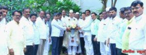 माजी मंत्री दिलीपराव देशमुख यांचा मातोळा ग्रामस्थातर्फे सत्कार