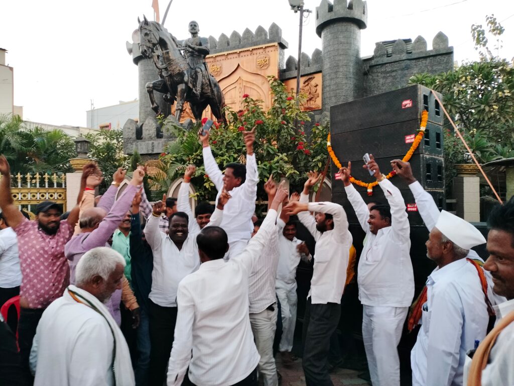 आमदार बाबासाहेब पाटील यांनी घेतली कॅबिनेट मंत्रीपदाची शपथ ; अहमदपूरात कार्यकर्त्यांचा एकच जल्लोष