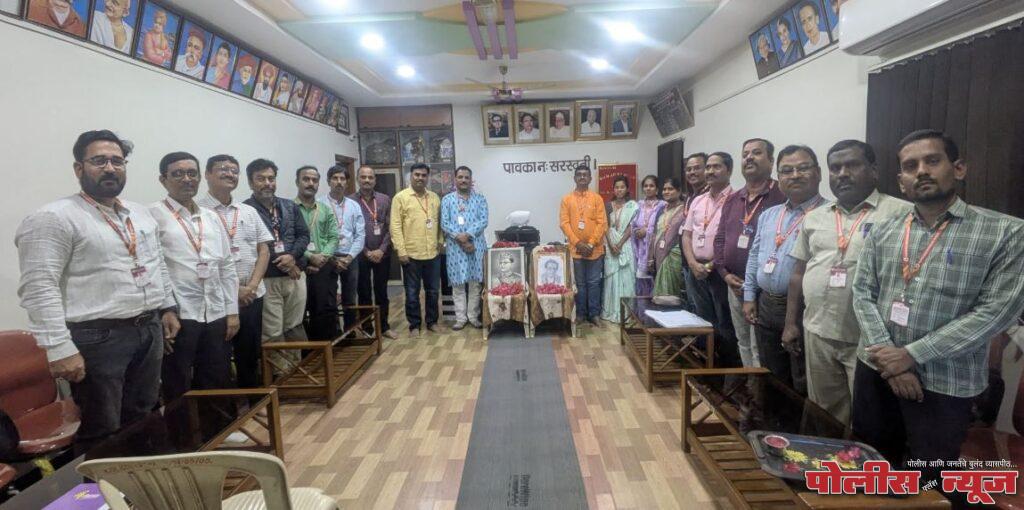 महात्मा फुले महाविद्यालयात नेताजी सुभाषचंद्र बोस व बाळासाहेब ठाकरे यांची जयंती साजरी