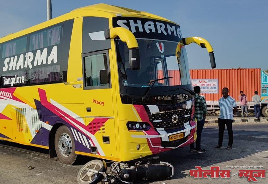 ट्रॅव्हल्स व दुचाकीचा अपघात, दुचाकी वरील दोघे गंभीर जखमी….!