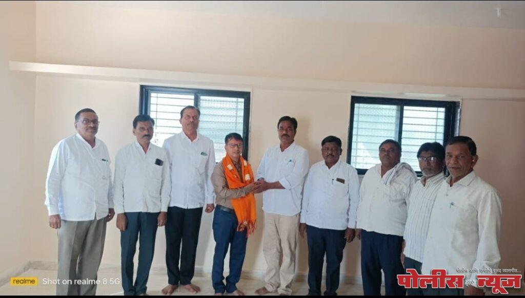 डॉ.नरसिंग कदम बनवसनगरीचे नाव रोशन करत आहेत- कुमार कदम