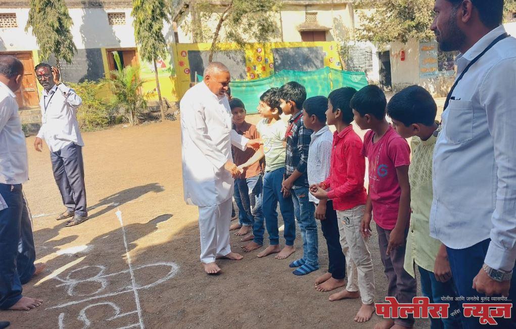 लालबहादुर शास्त्री प्राथमिक शाळेत शालेय स्तरावरील क्रीडा स्पर्धांचे उद्घाटन