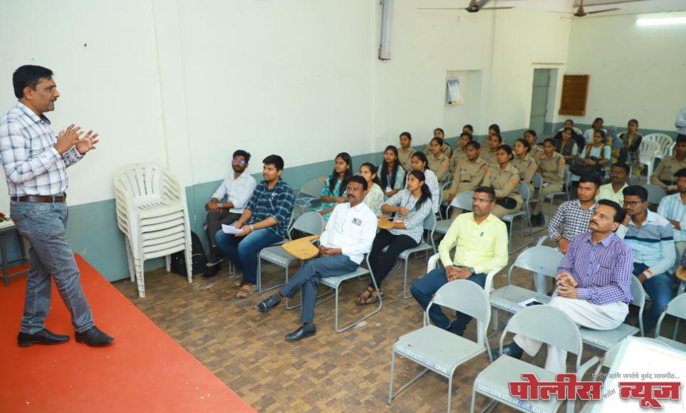 अमली पदार्थांच्या व्यसनांपासून तरुण पिढीला दूर ठेवणे काळाची गरज - डॉ. व्ही. एस. सुर्यवंशी