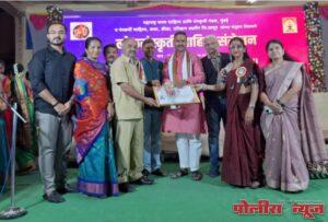 प्राचार्य हरिदास विधाते यांना रंगकर्मी प्रतिष्ठानच्या शैक्षणिक पुरस्काराने सन्मानित