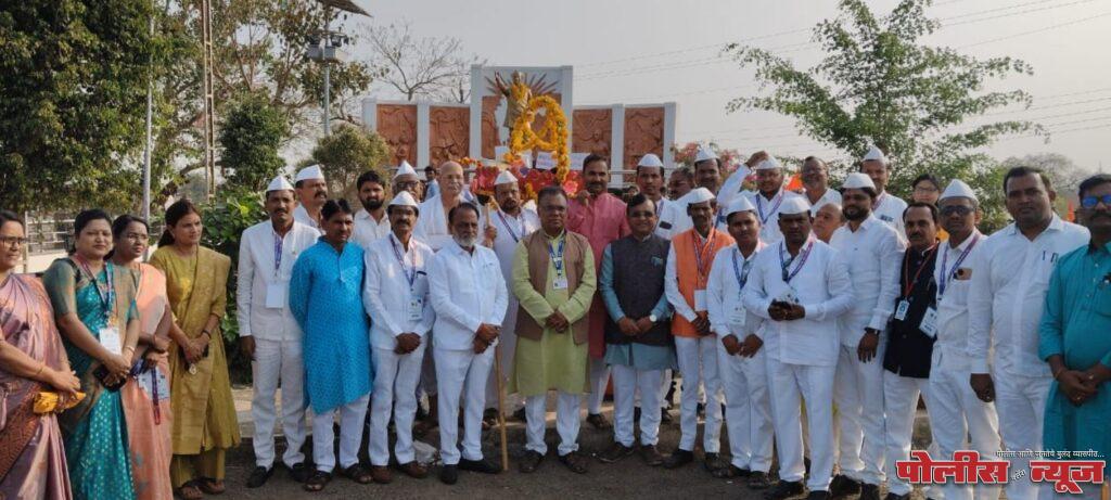 कलावंताच्या कुंचल्याने रसिकांची मने जिंकली