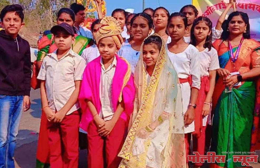 लोकसंस्कृती साहित्य संमेलनाच्या ग्रंथदिंडीत शांतिनिकेतन विद्यालयाचा सहभाग