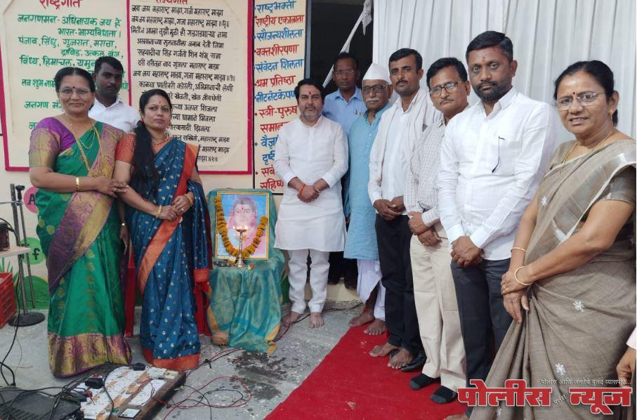 चिमुकल्याच्या नृत्यविष्कारांनी पालक मंत्रमुग्ध