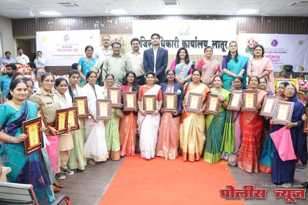 जागतिक महिला दिनाच्या पूर्वसंध्येला झाला प्रशासनातील मान्यवरांचा सन्मान !