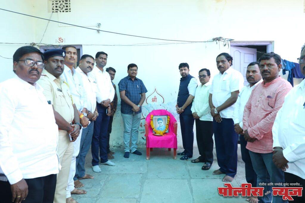 माजी मंत्री आ.संजय बनसोडे यांच्याकडुन सोनकांबळे कुटूंबियांचे सांत्वन