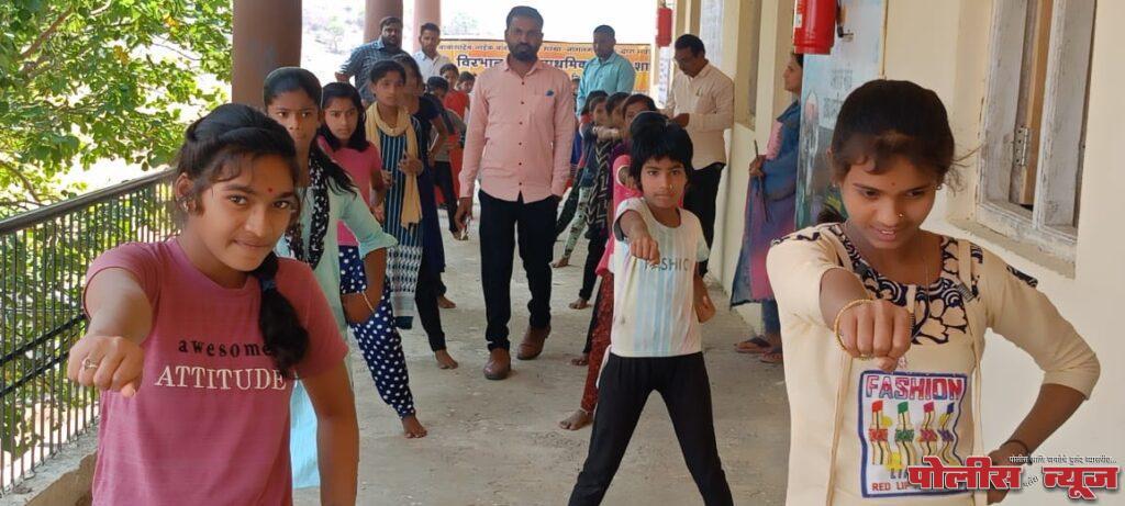 मुलींनी शारीरिक व मानसिकदृष्ट्या सक्षम रहावे - संदीप पवार