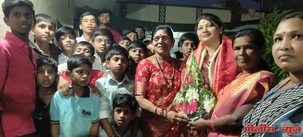 अहमदपूर नगरीच्या नगराध्यक्षा सौ. कासनाळे यांचा सत्कार