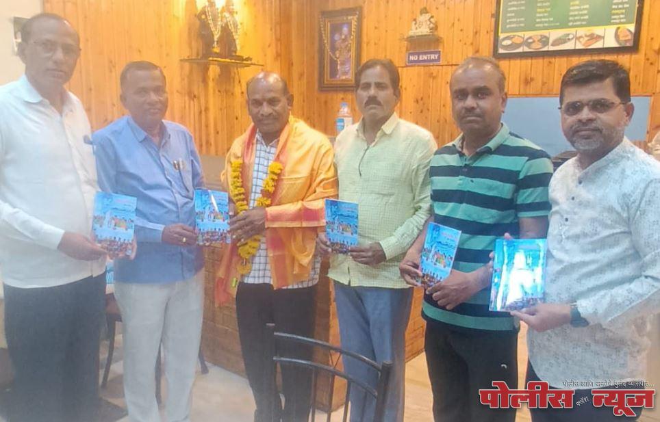 साहित्यीक शंकर बोईनवाड यांचा आदर्श शिक्षक समिती च्या वतीने सत्कार