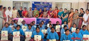 इनरव्हील क्लब च्या वतीने ग्रामीण रुग्णालयात महिलांना साडी चोळी वाटप