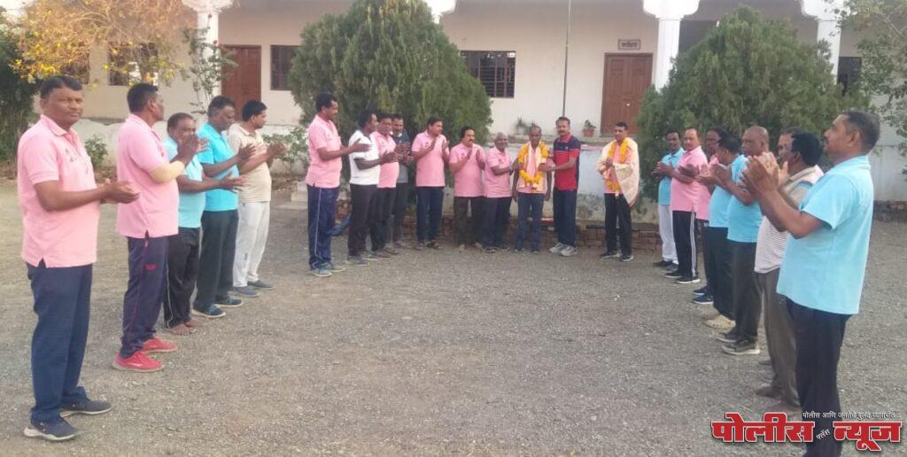 छत्रपती शाहू राजे योगा ग्रुप कडून विपश्यना करून आलेल्यांचा सत्कार