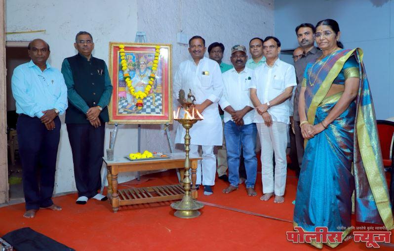 “युवकांनो, समाजाप्रती आपल्या संवेदना जागृत ठेवा” ज्येष्ठ रंगकर्मी आविष्कार गोजमगुंडे