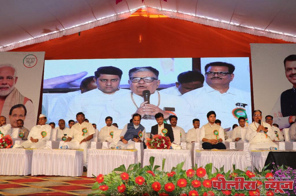 उमरगा येथील महाआरोग्य शिबिरात दहा हजार रुग्णांच्या तपासणीसह औषधोपचार