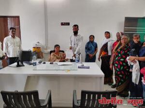 आम्हाला रस्ता द्या अन्यथा, आत्मदहन करू शेतकऱ्याचा इशारा