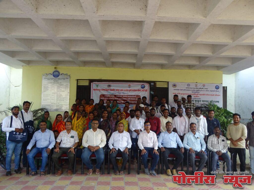 पशुवैद्यकीय महाविद्यालयात दुग्धव्यवसाय प्रशिक्षण संपन्न