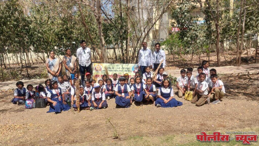 शास्त्री प्राथमिक शाळेची अहिल्यादेवी होळकर उद्यान परीसर स्वच्छता