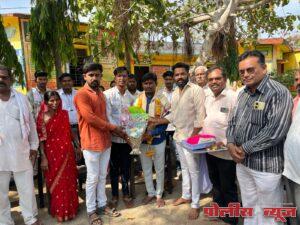 भानुदासभैय्या कैलवाड मित्रमंडळाच्या वतीने निलेश कुंभारे यांचा सन्मान