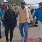 म्हशी चोरट्याची अजब तऱ्हा !!पोलिसापासून लपण्यासाठी गटाराचा सहारा !!