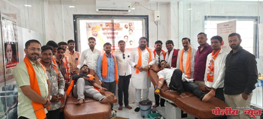 शिवसेनेचे माजी तालुकाप्रमुख चंद्रकांत टेंगेटोल यांच्या वाढदिवसानिमित्त 32 युवकांचे रक्तदान