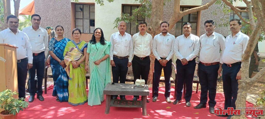 पुस्तकांशी मैत्री करा देदीप्यमान यश मिळेल - सुरेखा गुजलवार