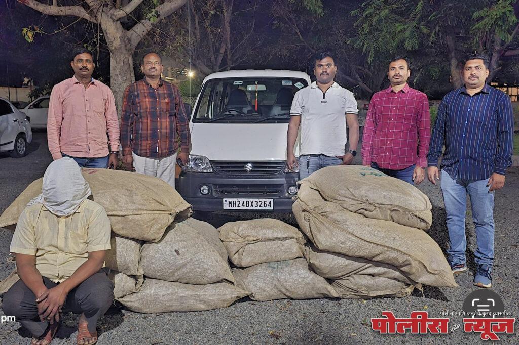 एलसीबीचा गुटखा विक्रेत्यांना पुन्हा झटका !!जप्त केला वाहनासह 8 लाख 12 हजार रुपयांचा प्रतिबंधित गुटखा !!