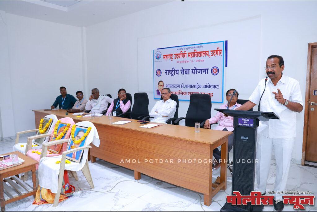 बाबासाहेब आंबेडकरांची त्रिसूत्री भारताला महासत्ता बनवेल– प्रा. खंदारे