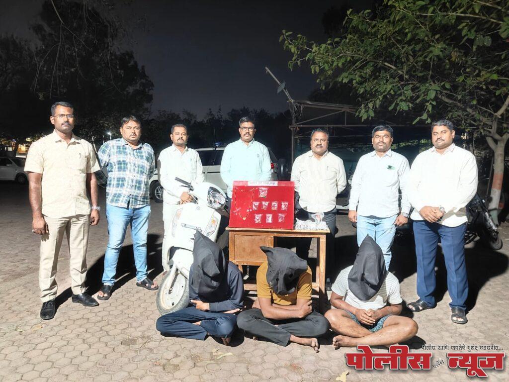 एलसीबीच्या जोरदार कामगिरीला आली भलतीच धार !!अटक झाले घरफोड्या करणारे अट्टल गुन्हेगार !!
