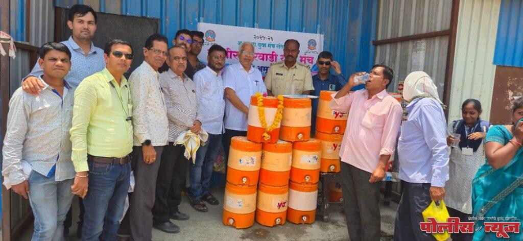 मारवाडी युवा मंच तर्फे बस स्थानकात प्रवाश्यांसाठी थंड पाण्याची सोय