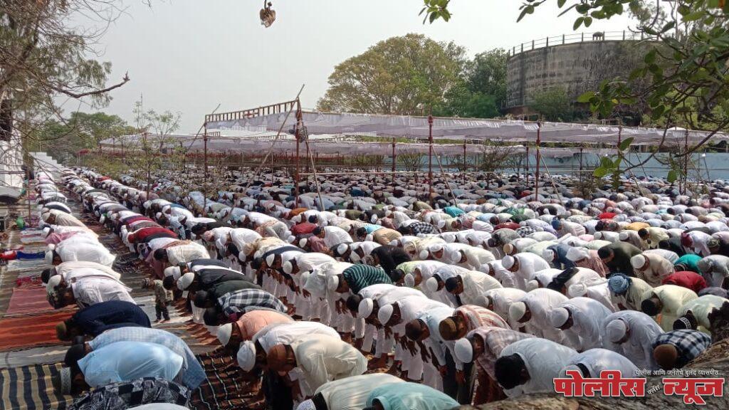 मानव कल्याणासाठी मुस्लिम बांधवाकडुन अल्लाकडे केली प्रार्थना