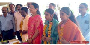 सरस्वती माध्यमिक विद्यालयात इयत्ता दहावीच्या गुणवंत विद्यार्थ्यांचा सत्कार सोहळा संपन्न